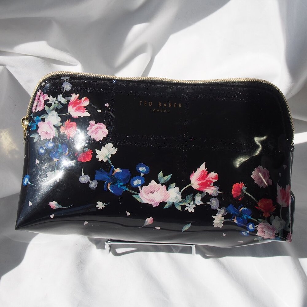 Ted Baker London Emily Sandalwood Wash Toiletry Bag in Black